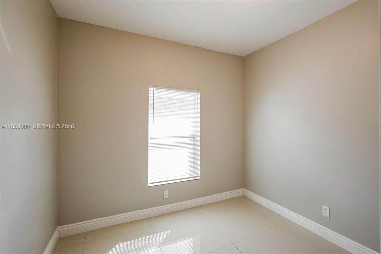 2835 NW 14th St, Fort Lauderdale, FL 33311 Photo