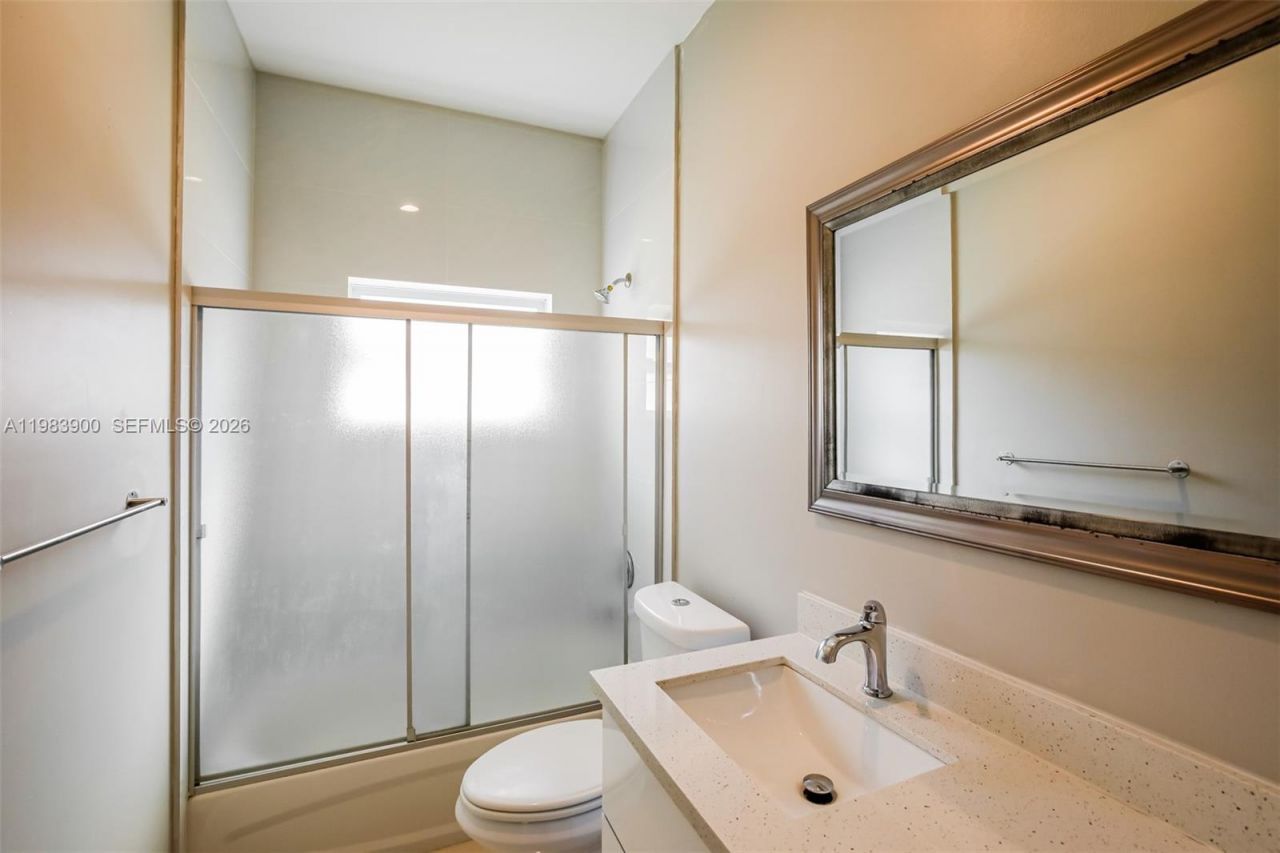 2835 NW 14th St, Fort Lauderdale, FL 33311 Photo