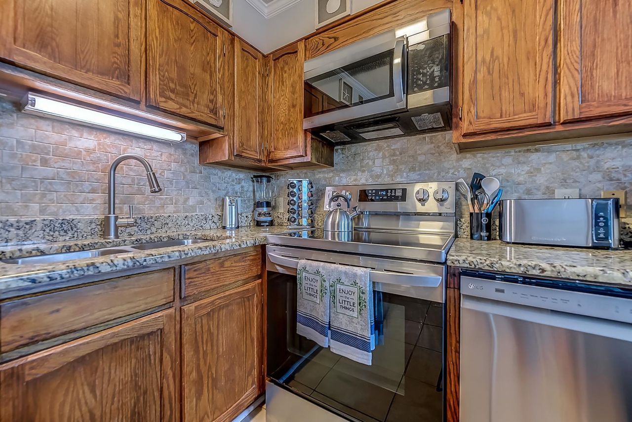 1500 Cenith Dr. Photo 9