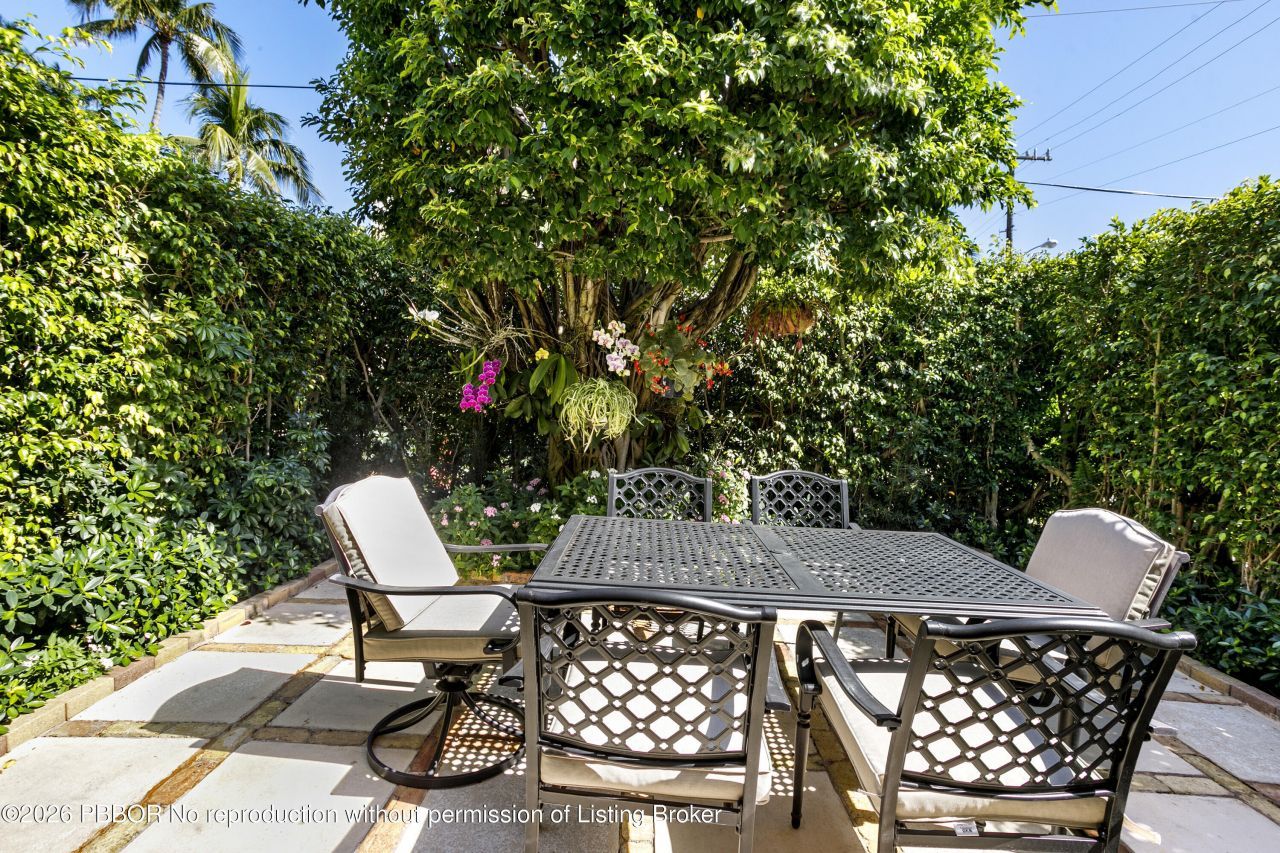 380 Cocoanut Row, Unit 1, Palm Beach, FL 33480 Photo