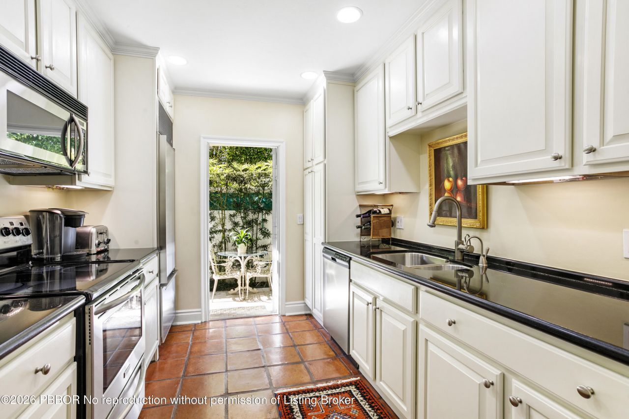 380 Cocoanut Row, Unit 1, Palm Beach, FL 33480 Photo