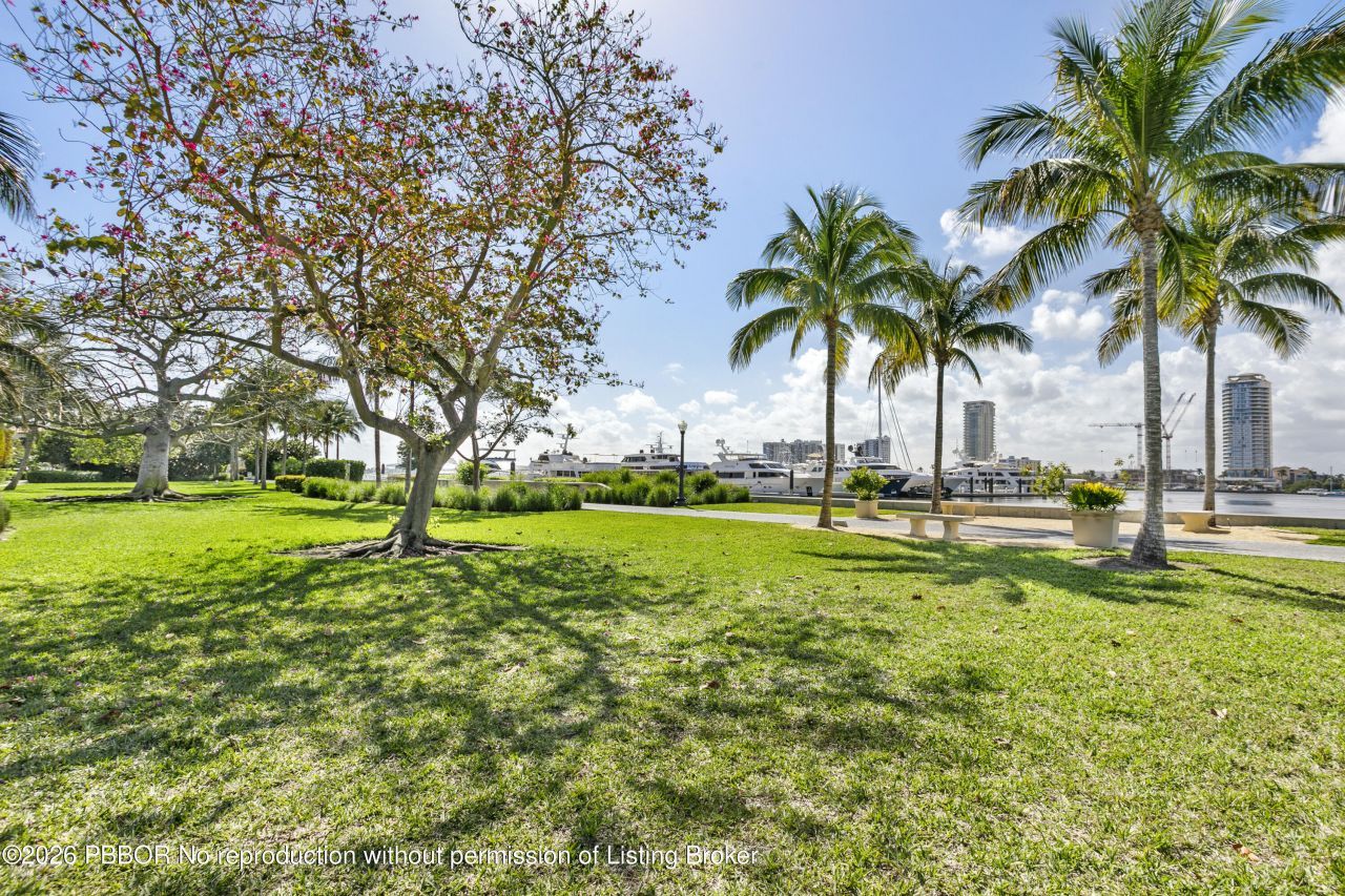 380 Cocoanut Row, Unit 1, Palm Beach, FL 33480 Photo
