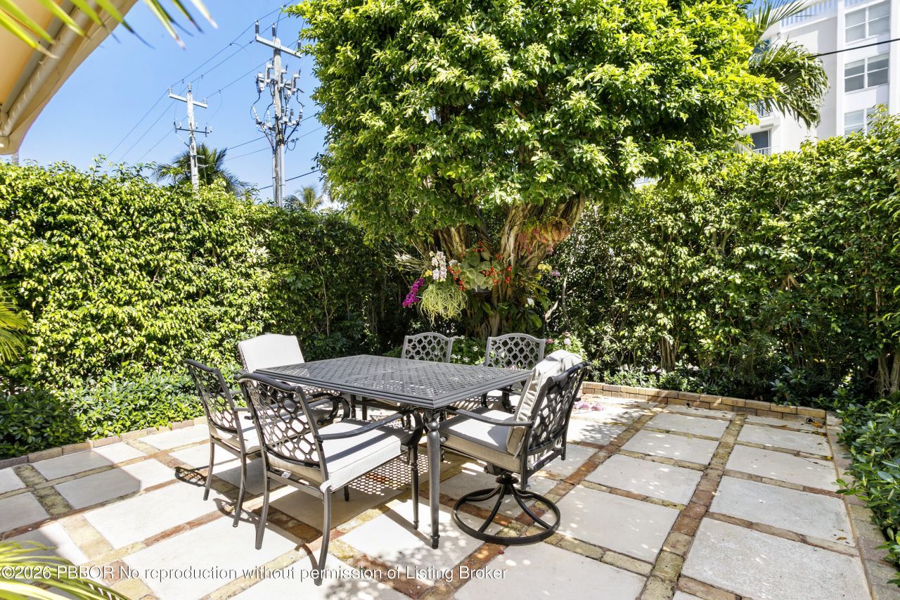 380 Cocoanut Row, Unit 1, Palm Beach, FL 33480 Photo