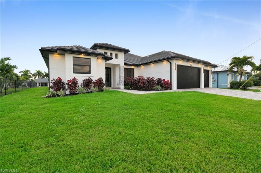 836 SW 36th Ter, Cape Coral, FL 33914 Photo
