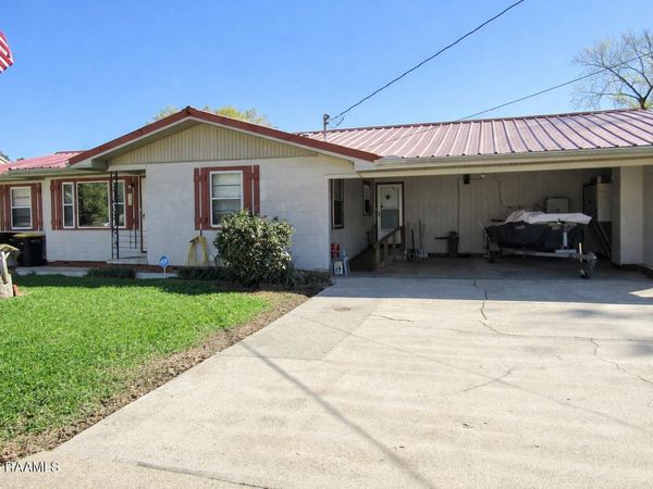 208 Acadian Street , New Iberia, LA 70560