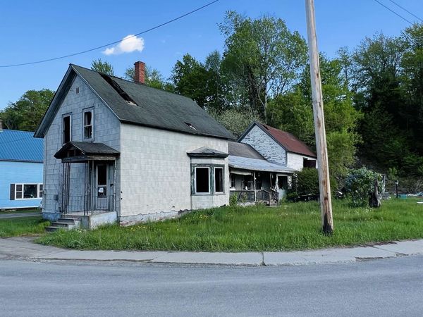 6 Raymond Street, Lyndon, VT 05851