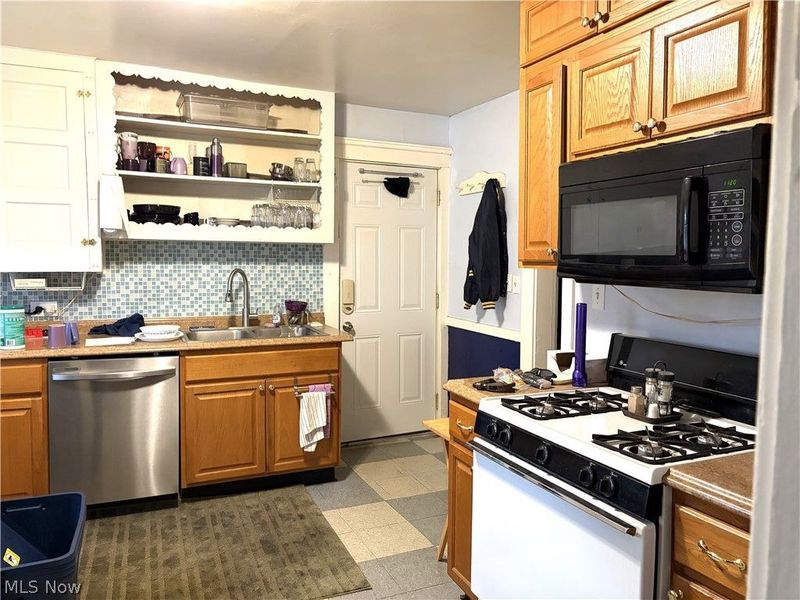 969 Evangeline Road, Cleveland, OH 44110 Photo 12