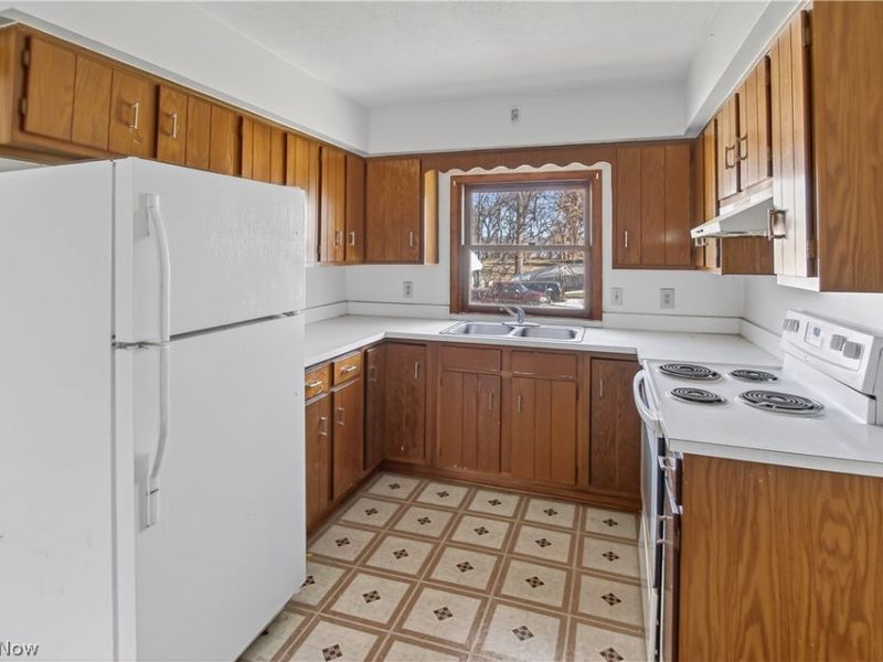 380 N Ridge Road W, Lorain, OH 44053 Photo 19