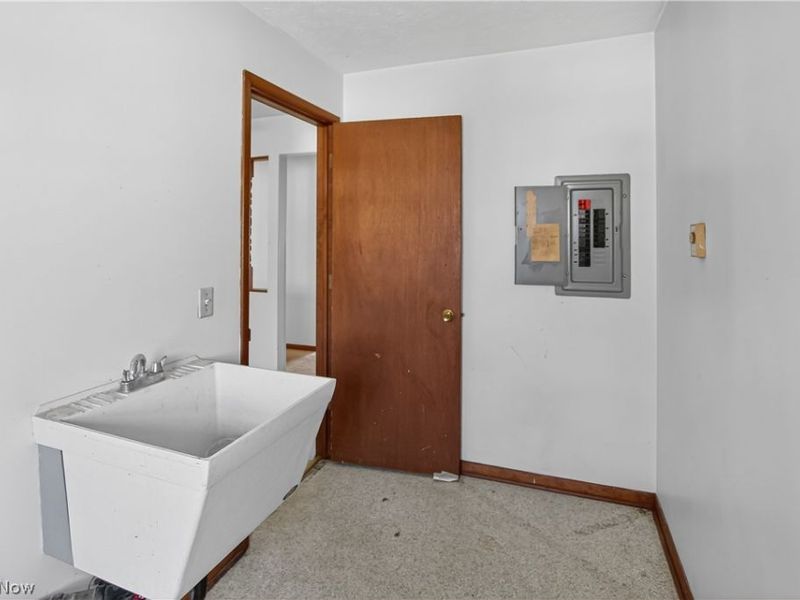 380 N Ridge Road W, Lorain, OH 44053 Photo 23