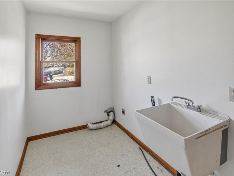 380 N Ridge Road W, Lorain, OH 44053 Photo 24