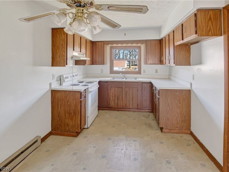 380 N Ridge Road W, Lorain, OH 44053 Photo 7