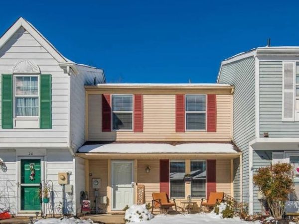 21 Waterview Ct, Evesham, NJ 08053