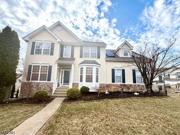 32 Winding Hill Dr, Mount Olive, NJ 07840