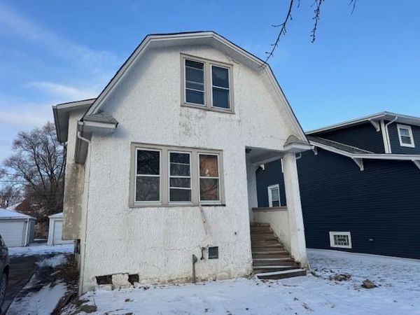 906 S 9th Avenue , Maywood, IL 60153