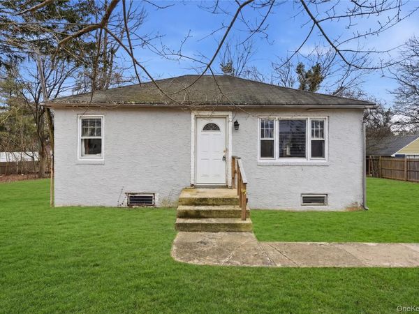 20 Wilson Avenue, Nesconset, NY 11767