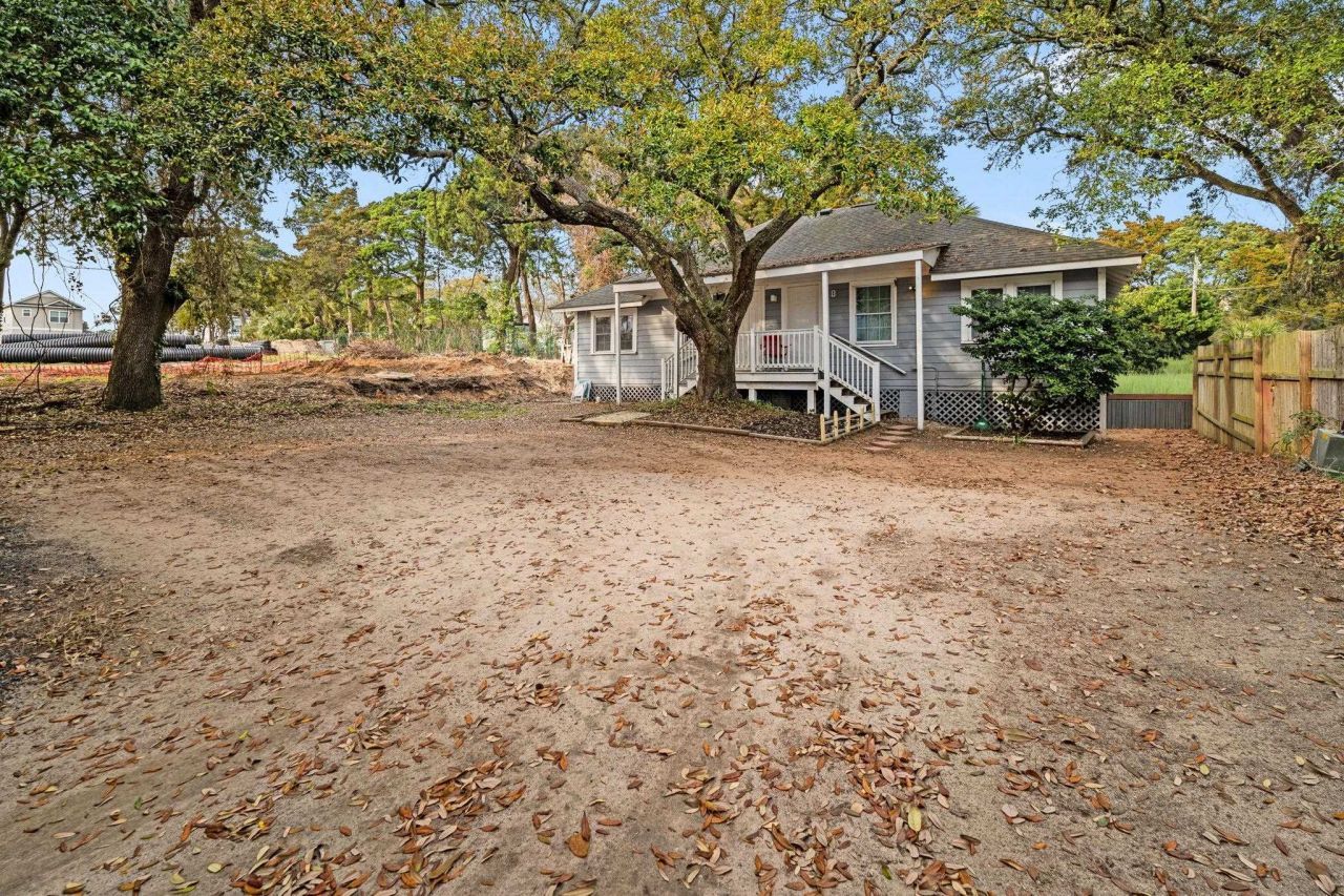 304 1st Ave. N  Photo 4