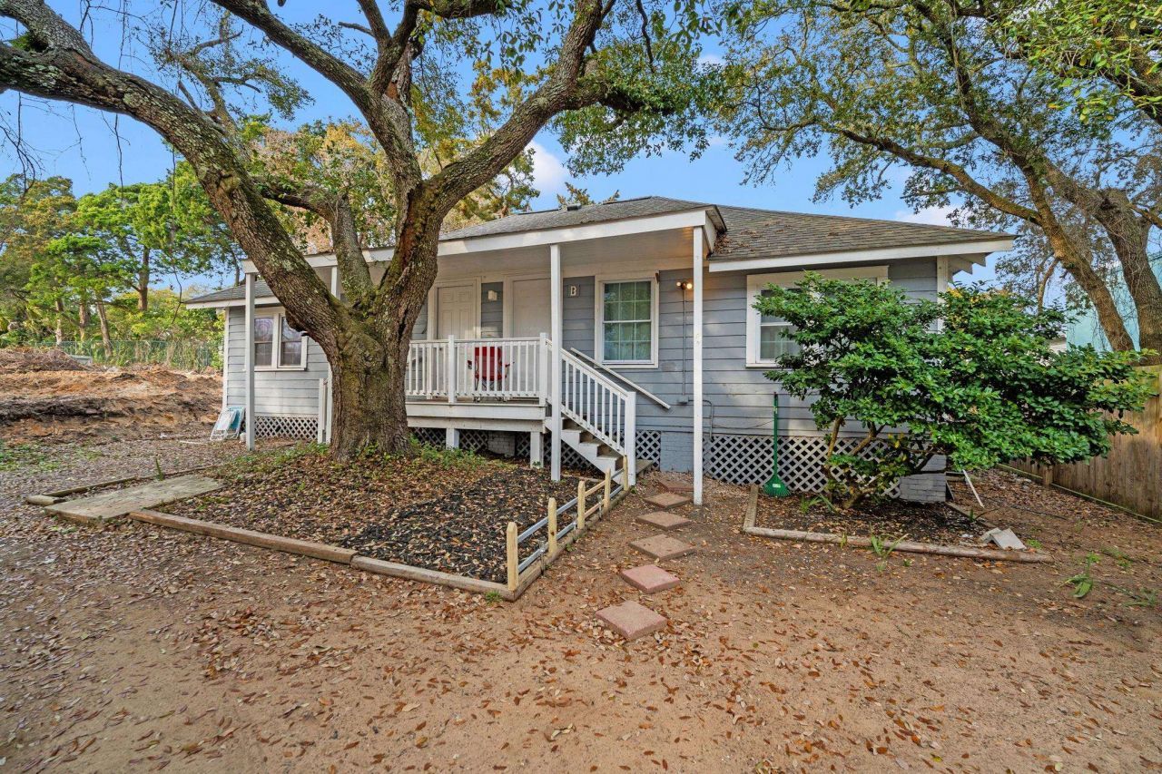 304 1st Ave. N  Photo 5