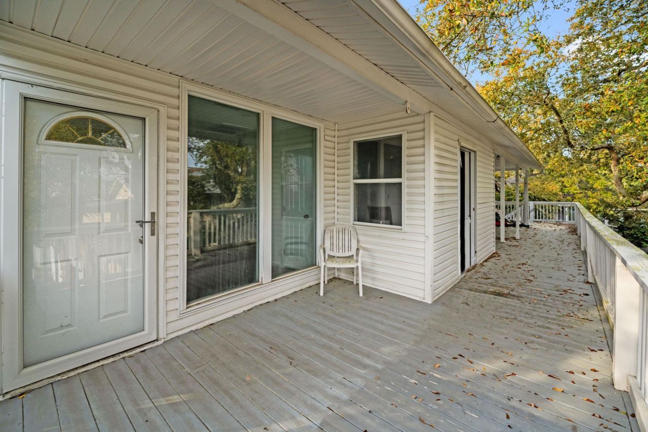 304 1st Ave. N  Photo 9