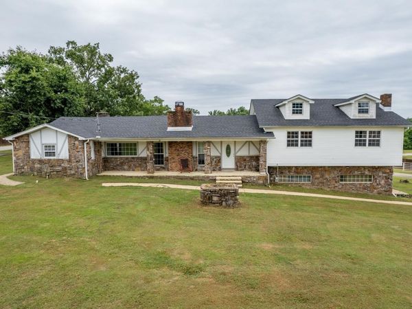 2802 SPRING, Hot Springs, AR 71901