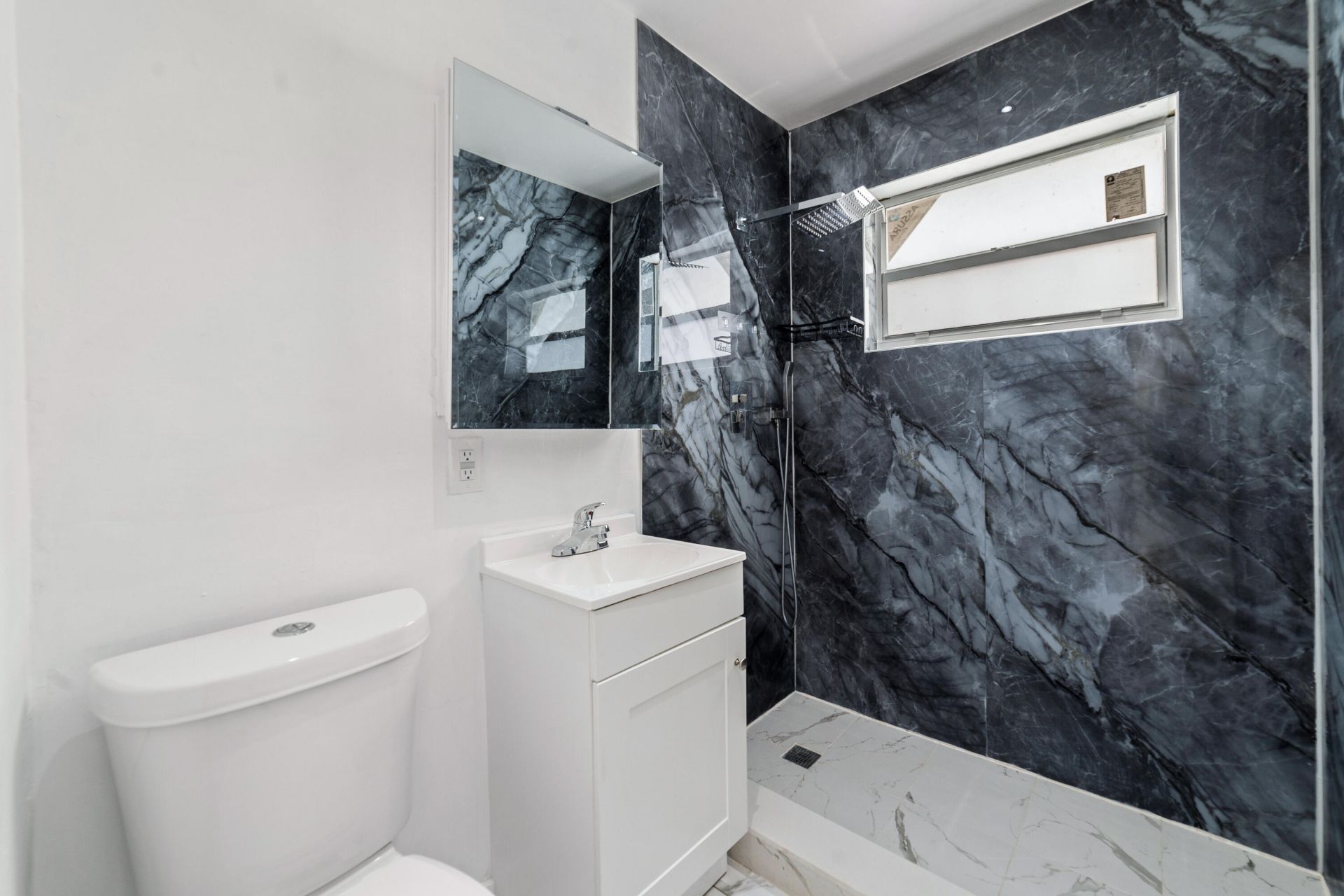 668 Snead Circle, West Palm Beach, FL 33413 Photo