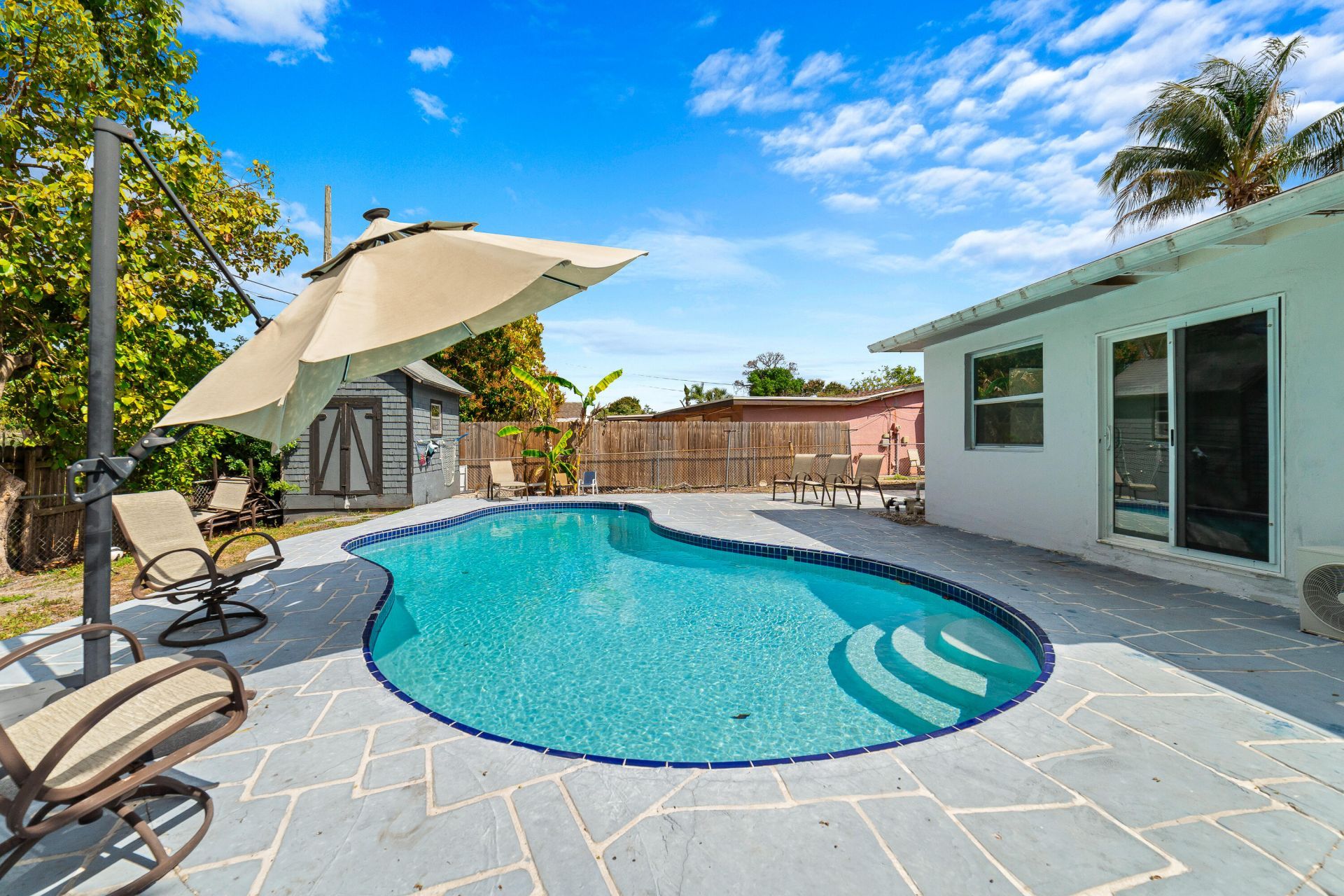 668 Snead Circle, West Palm Beach, FL 33413 Photo