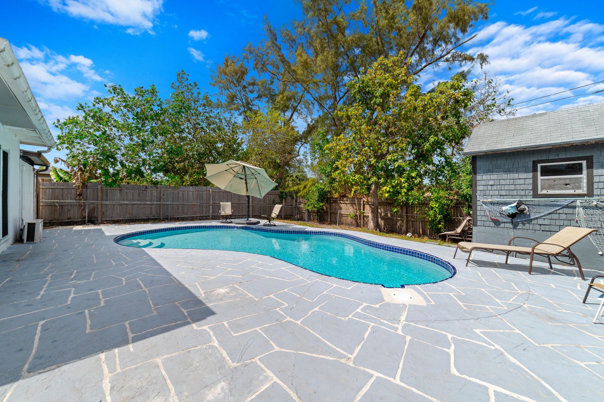 668 Snead Circle, West Palm Beach, FL 33413 Photo