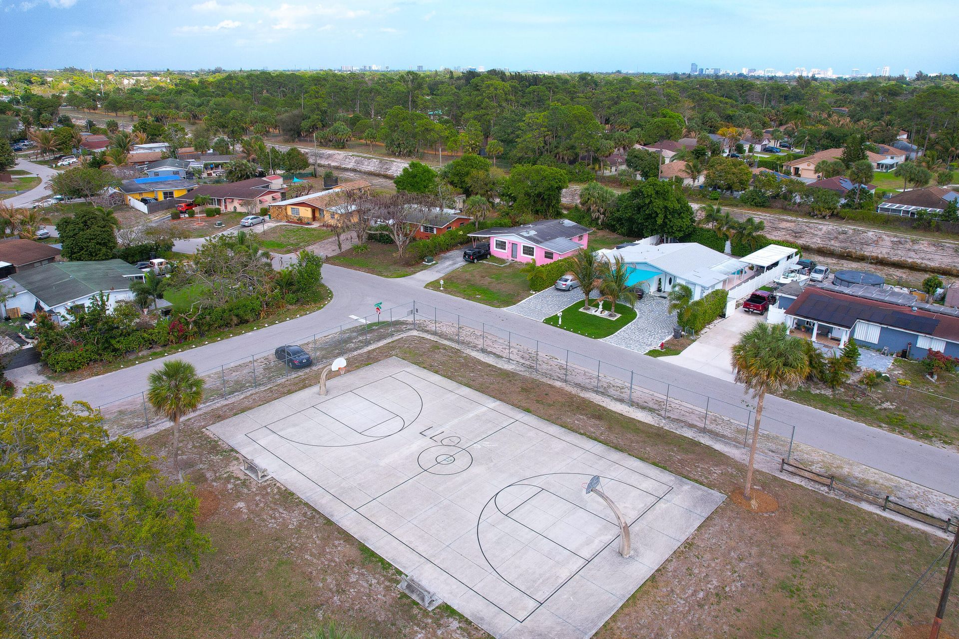 668 Snead Circle, West Palm Beach, FL 33413 Photo