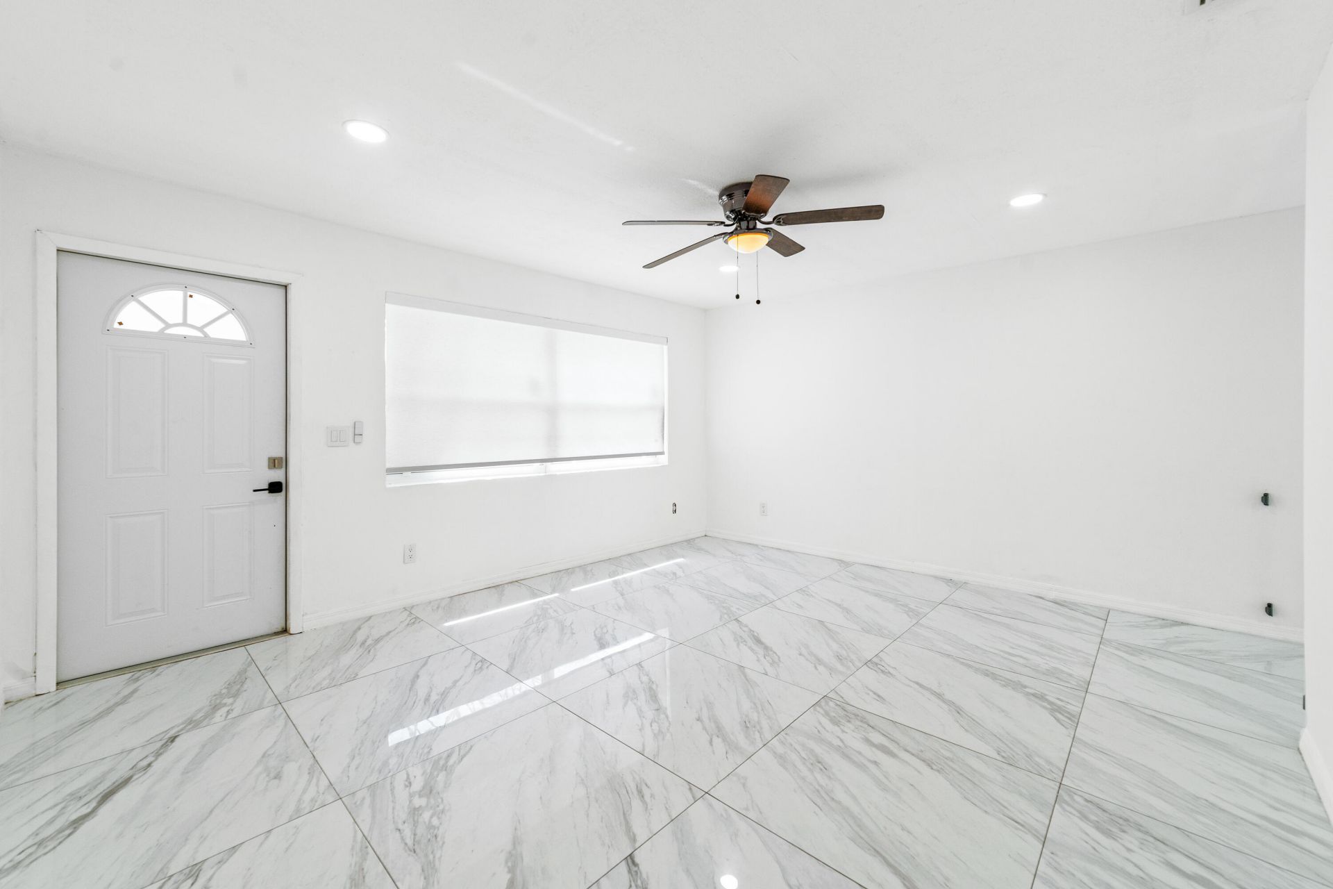 668 Snead Circle, West Palm Beach, FL 33413 Photo