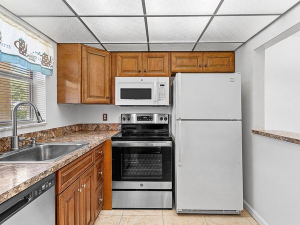 9855 Sandalfoot Boulevard, Unit 305, Boca Raton, FL 33428