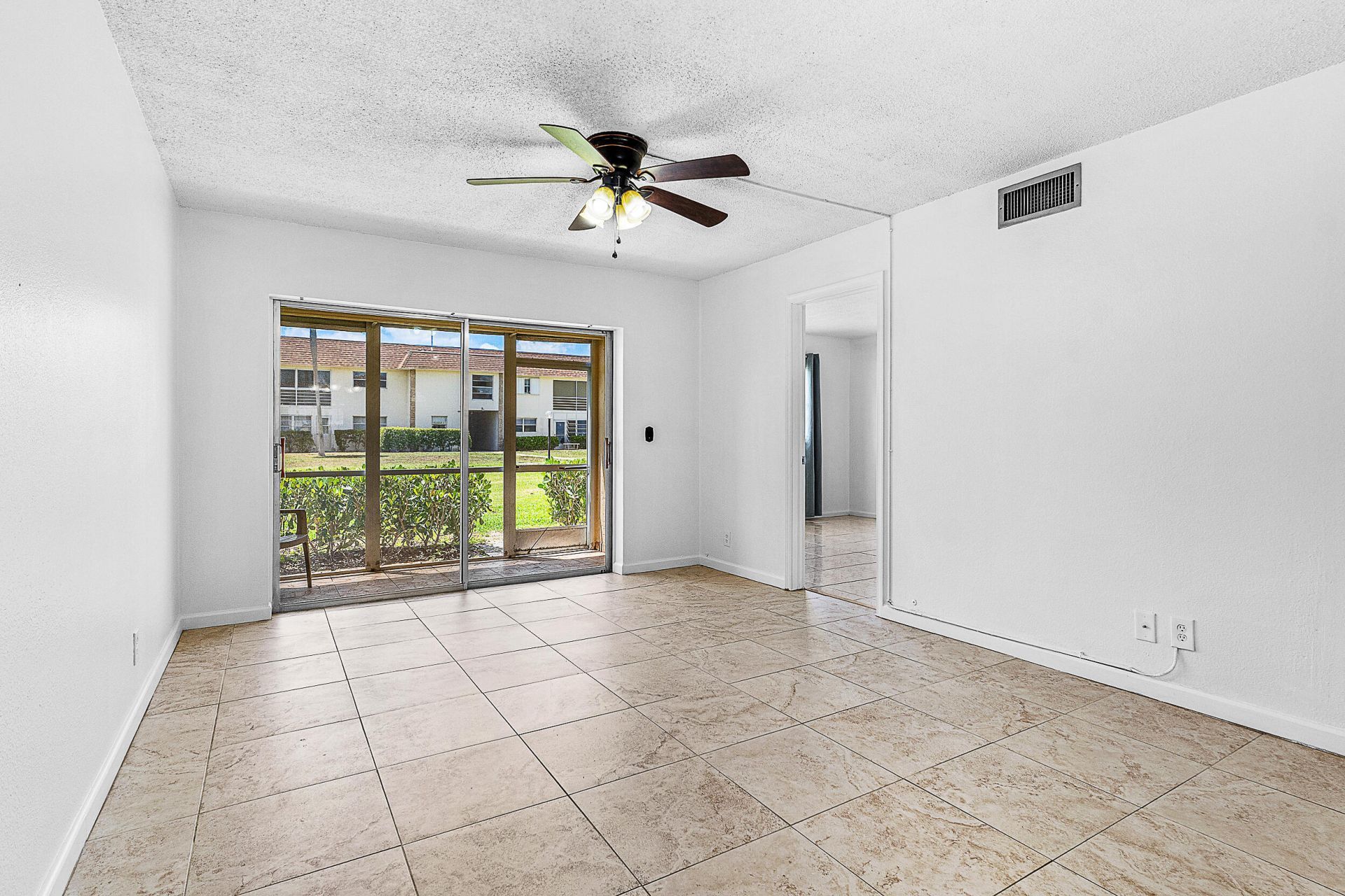 9855 Sandalfoot Boulevard, Unit 305, Boca Raton, FL 33428 Photo