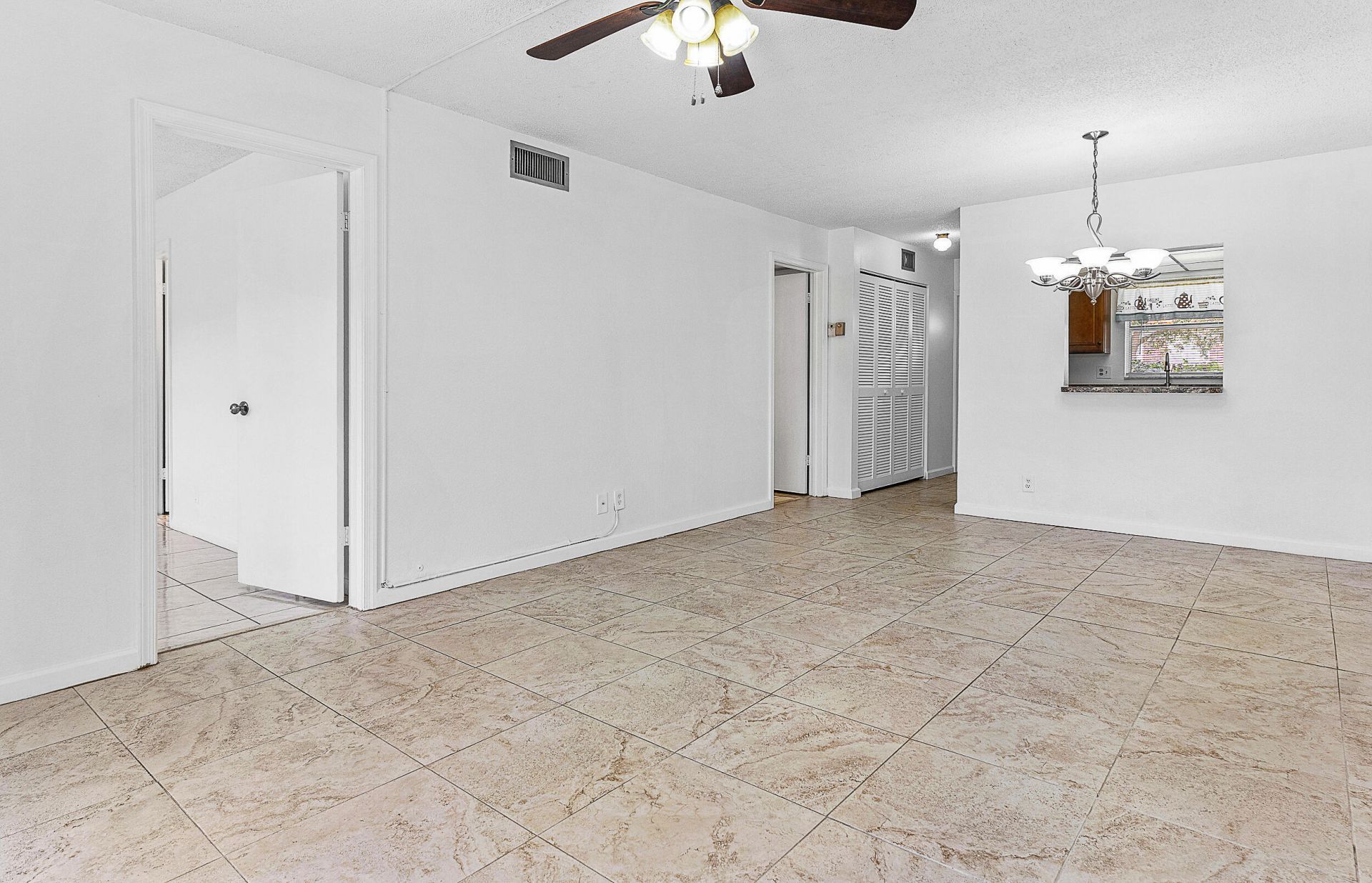 9855 Sandalfoot Boulevard, Unit 305, Boca Raton, FL 33428 Photo