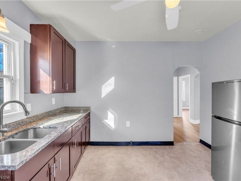 9520 S Highland Avenue, Garfield Heights, OH 44125 Photo 5