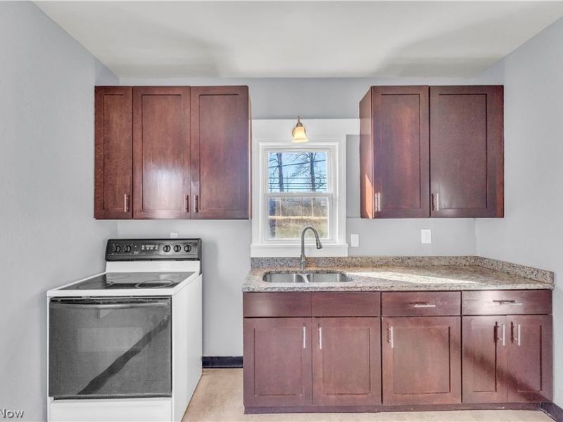 9520 S Highland Avenue, Garfield Heights, OH 44125 Photo 6