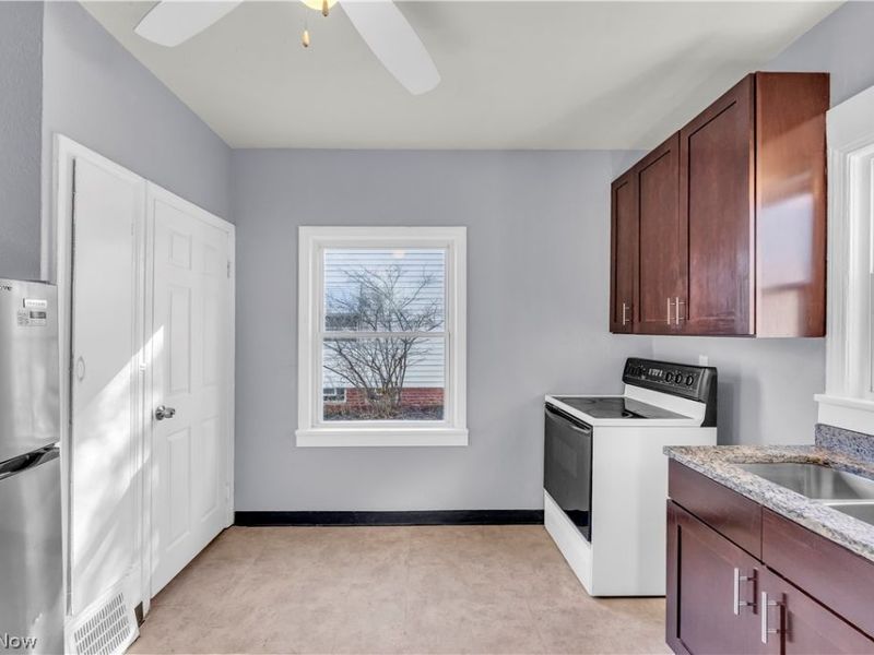 9520 S Highland Avenue, Garfield Heights, OH 44125 Photo 7