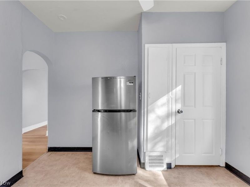 9520 S Highland Avenue, Garfield Heights, OH 44125 Photo 8