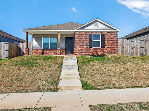 1075 Nighthawk Lane , Fayetteville, AR 72701