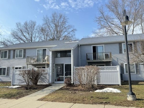 59 Village Brook Lane, Unit 5, Natick, MA 01760