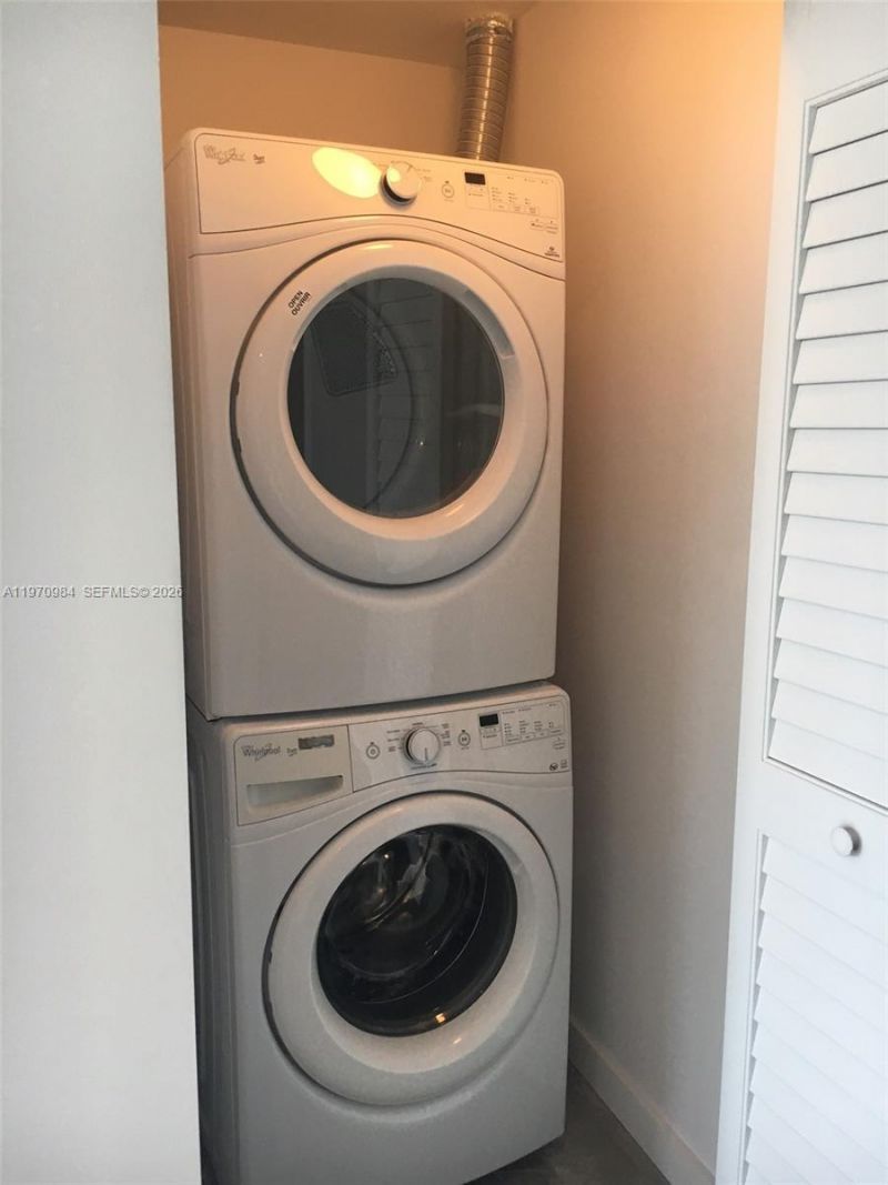 151 SE 1st St , Unit 1109, Miami, FL 33131 Photo