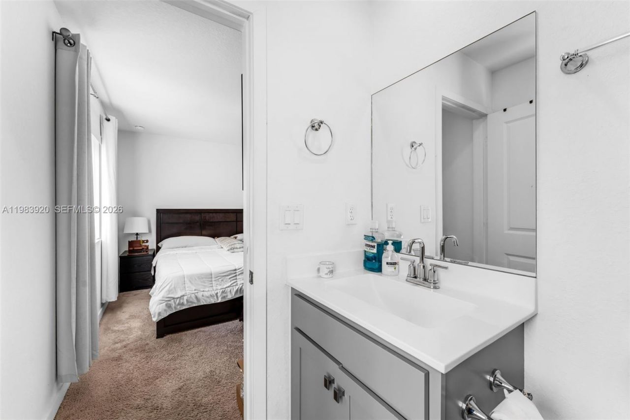 1056 SE 24th Ave, Homestead, FL 33035 Photo