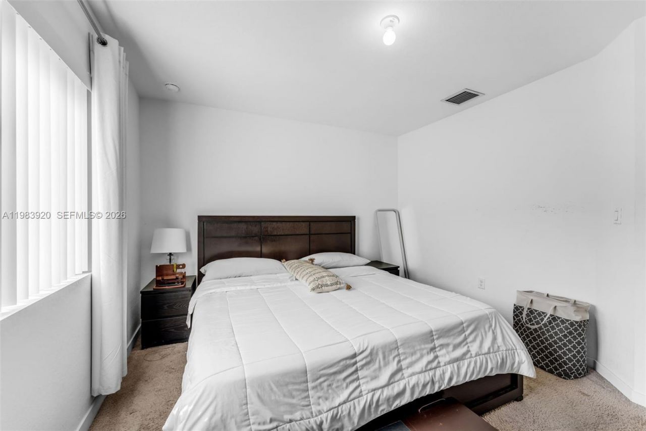 1056 SE 24th Ave, Homestead, FL 33035 Photo