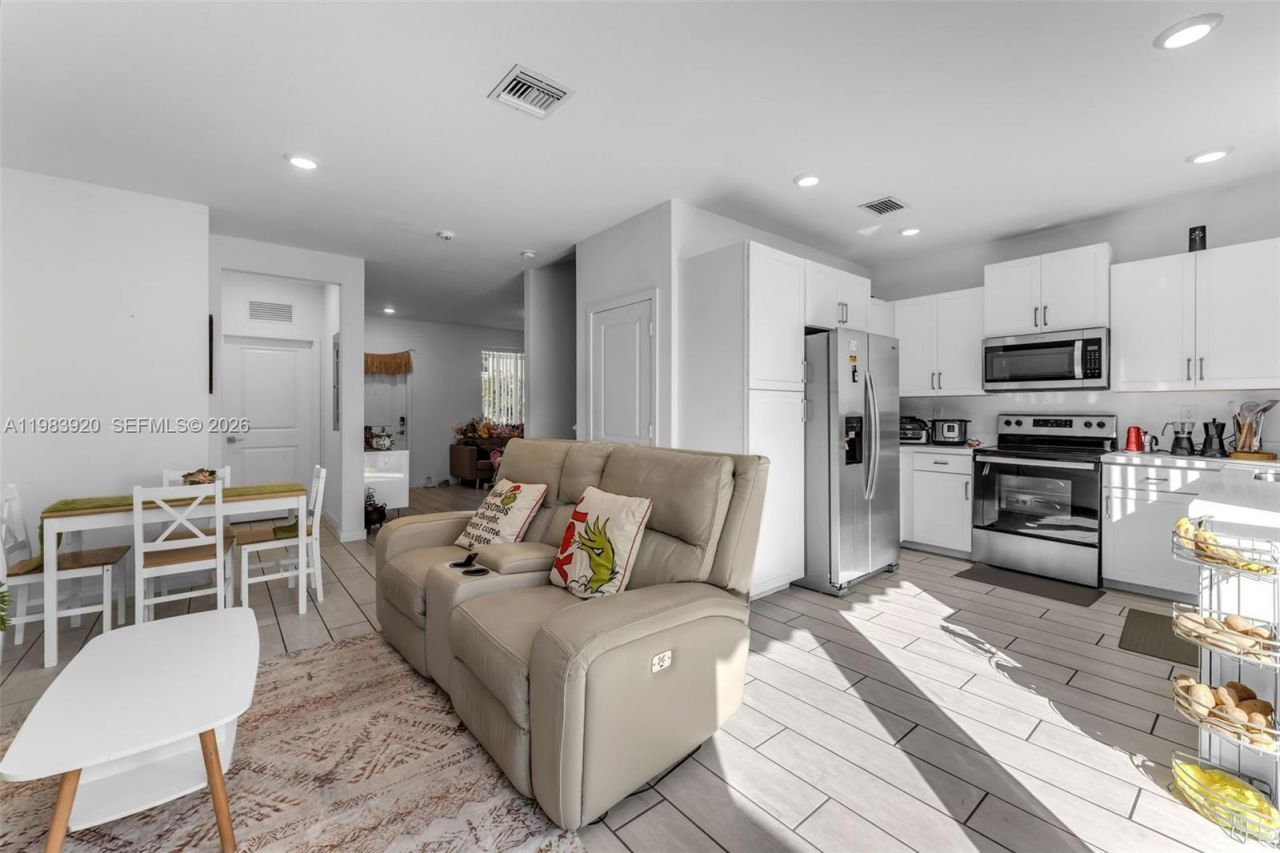 1056 SE 24th Ave, Homestead, FL 33035 Photo