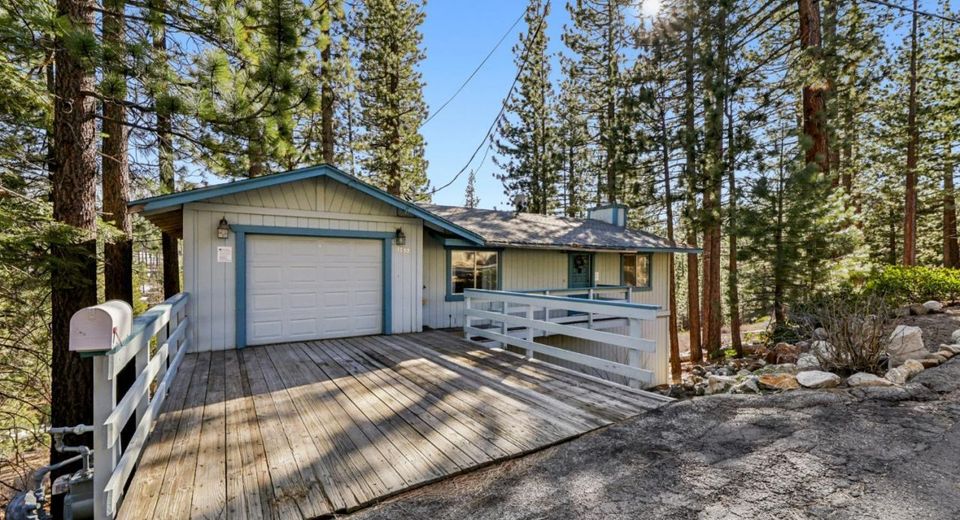 1752 Southern Pines Drive, South Lake Tahoe, CA 96150 Photo