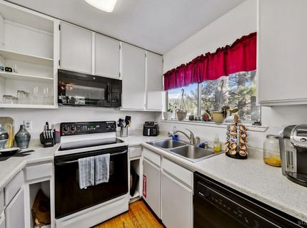 1752 Southern Pines Drive, South Lake Tahoe, CA 96150 Photo