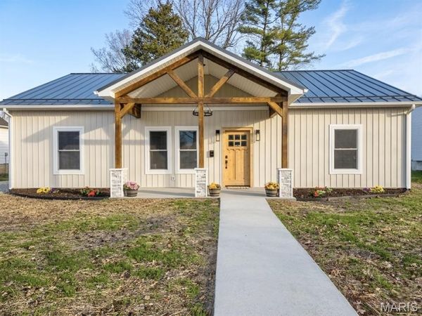 1517 N State Street, Litchfield, IL 62056