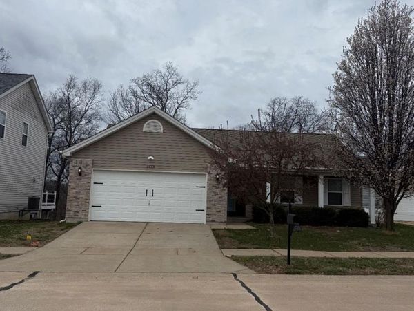2613 Ruddy Ridge Drive , High Ridge, MO 63049