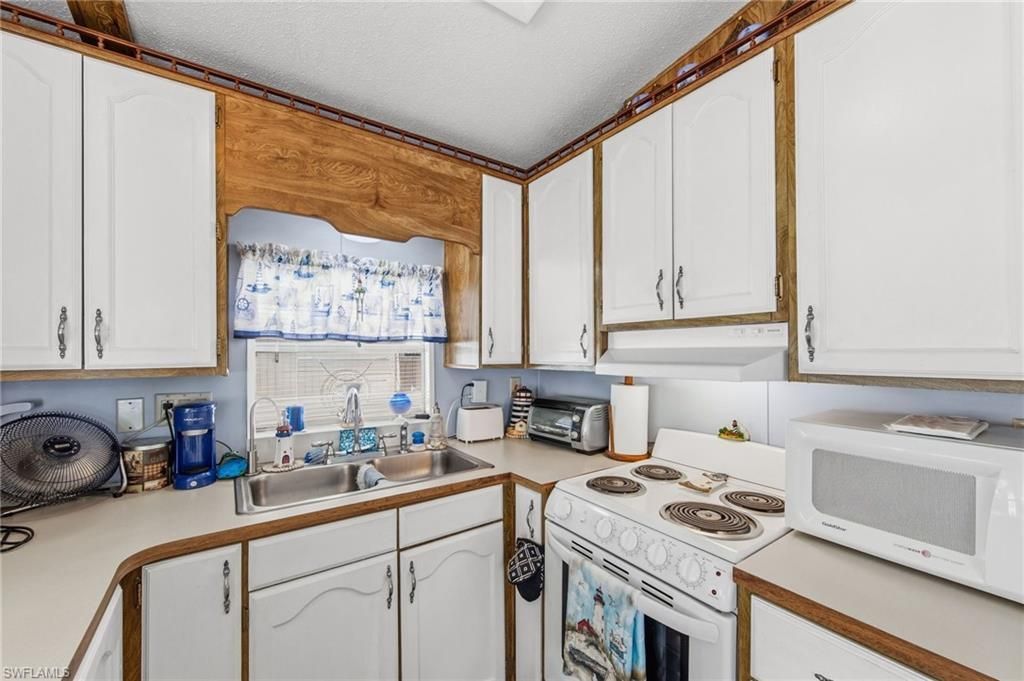 157 Caravan Cir, North Fort Myers, FL 33903 Photo