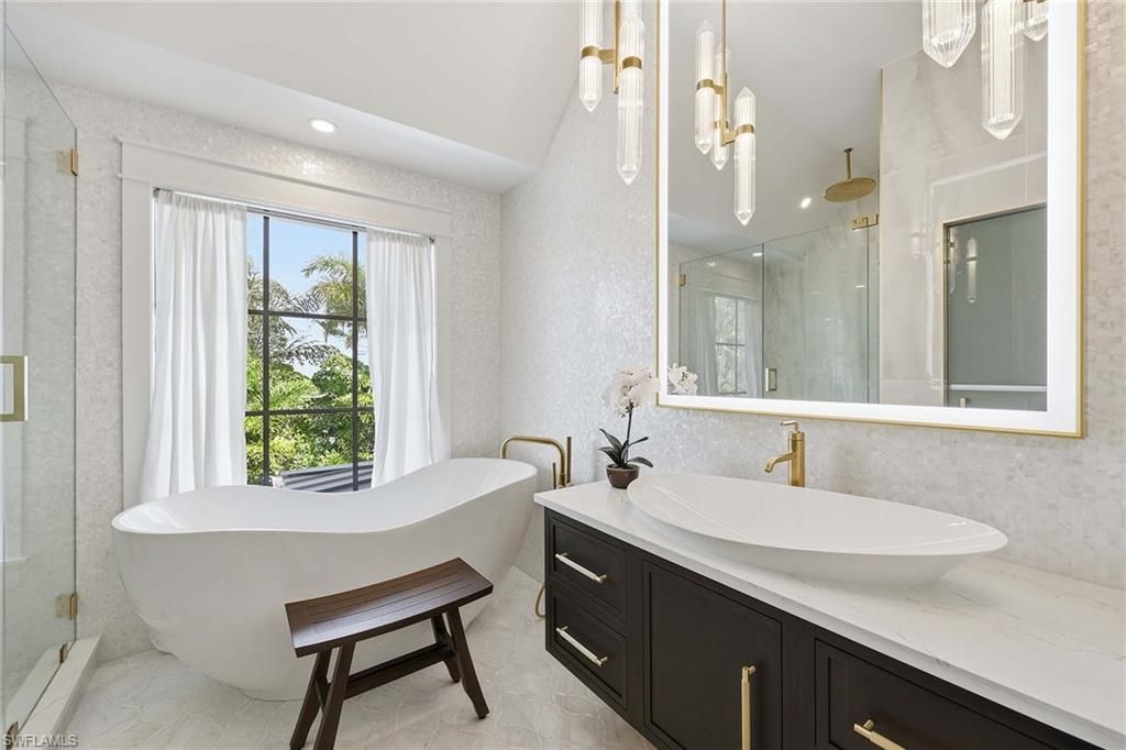 1355 4th St S, Naples, FL 34102 Photo