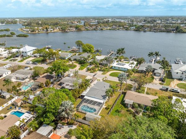 711 BAYSHORE DRIVE, TARPON SPRINGS, FL 34689