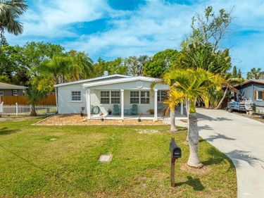 711 BAYSHORE DRIVE , TARPON SPRINGS, FL 34689
