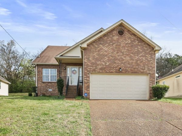 1021 Chateau Valley Ct, Nashville, TN 37207